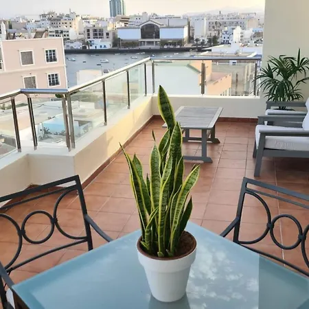 아파트 Charco Terrace - Central & Cozy Apartment 아리시페
